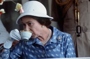 El protocolo de la Familia Real Británica para tomar el té