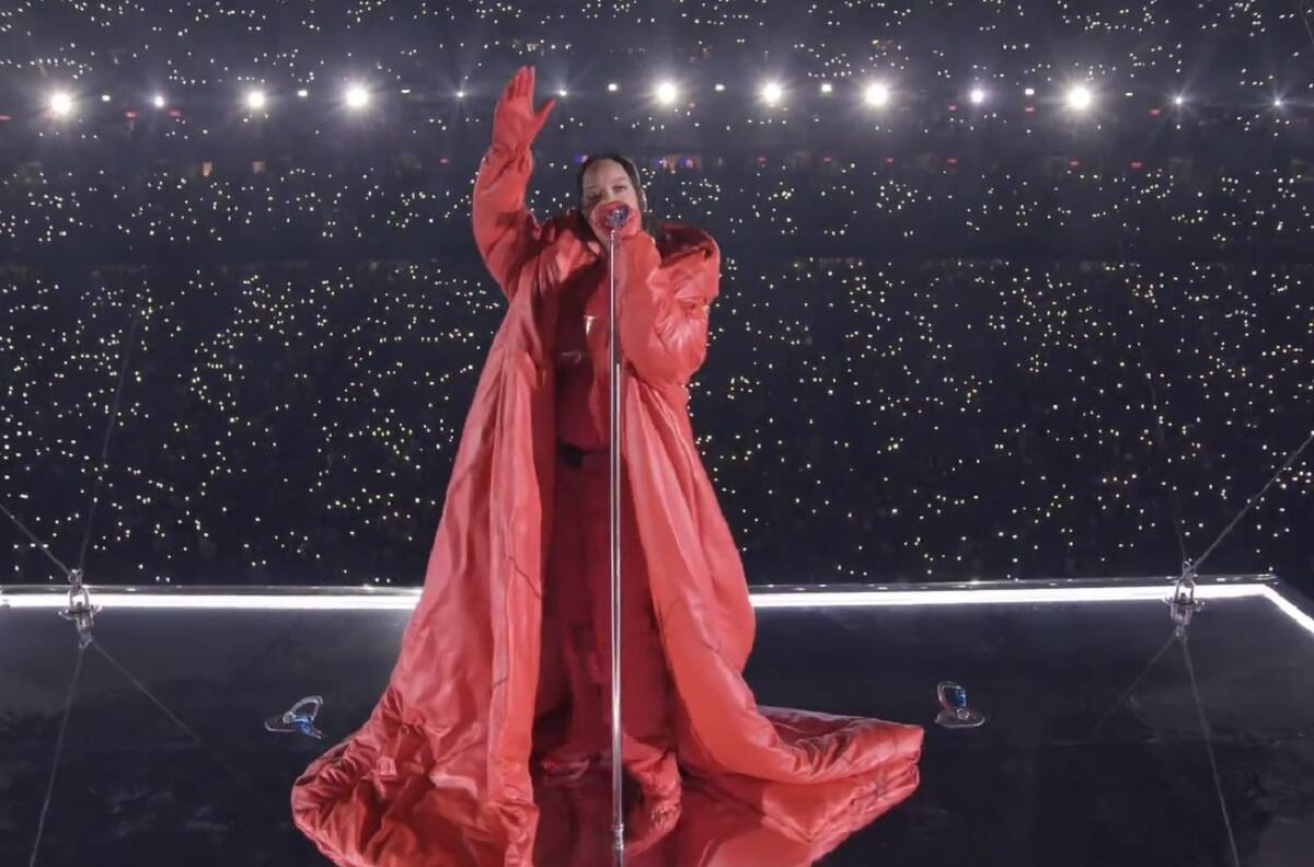 Donald Trump critica show de Rihanna en el Super Bowl