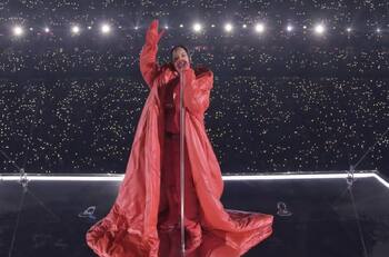 Donald Trump critica show de Rihanna en el Super Bowl