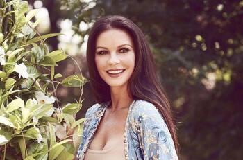 Catherine Zeta-Jones celebra el cumpleaños de su "increíble hijastro" con Michael Douglas