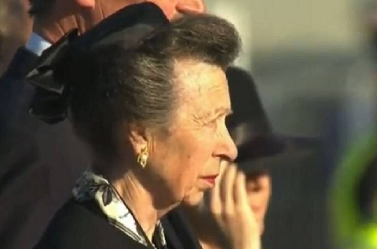 Princesa Anne y su larga procesión para despedir a su madre la reina Isabel