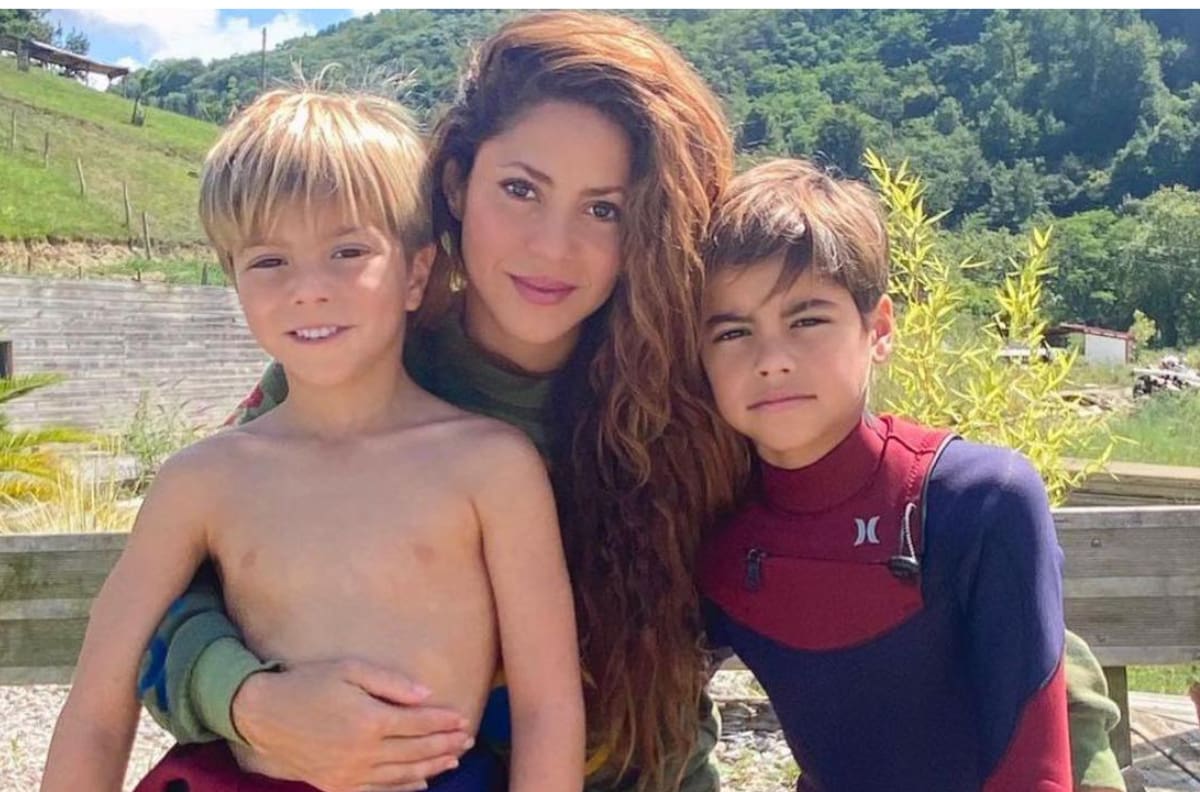 Shakira viaja con sus hijos a México tras su último encuentro con Piqué