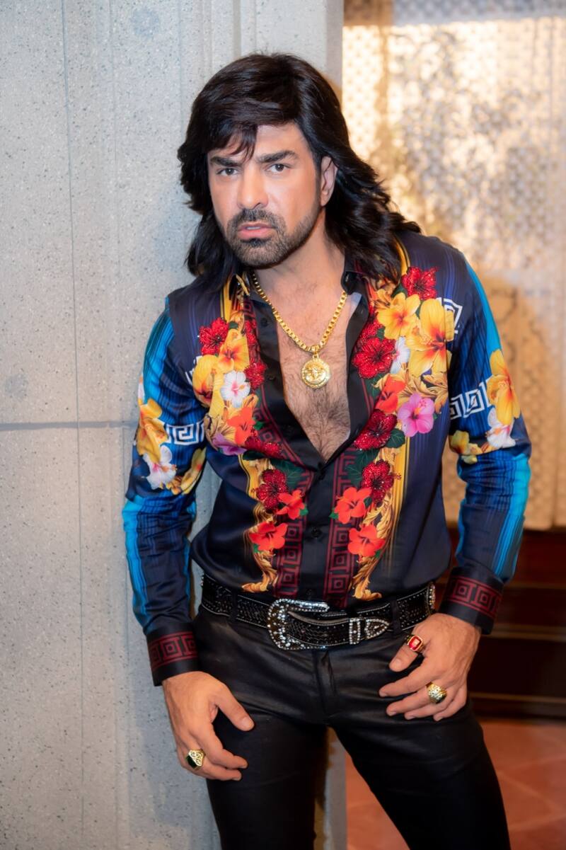 Albertano Deberá enfrentar a "mostros" y brujas para seguir con vida - Créditos: Especial