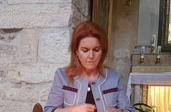 "Es una de mis personas favoritas": Sarah Ferguson defendió a su yerno luego de filtración de fotos que lo mostraban de fiesta sin la Princesa Eugenie