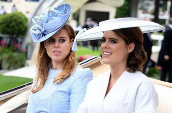 Las princesas Beatriz y Eugenia temen por su futuro con el ascenso al trono del príncipe Carlos