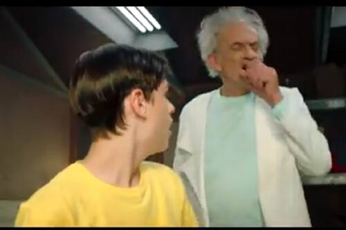 Otro teaser: Christopher Lloyd y Jaeden Martell protagonizan un segundo spot de "Rick & Morty" haciendo referencia al Pickle Rick