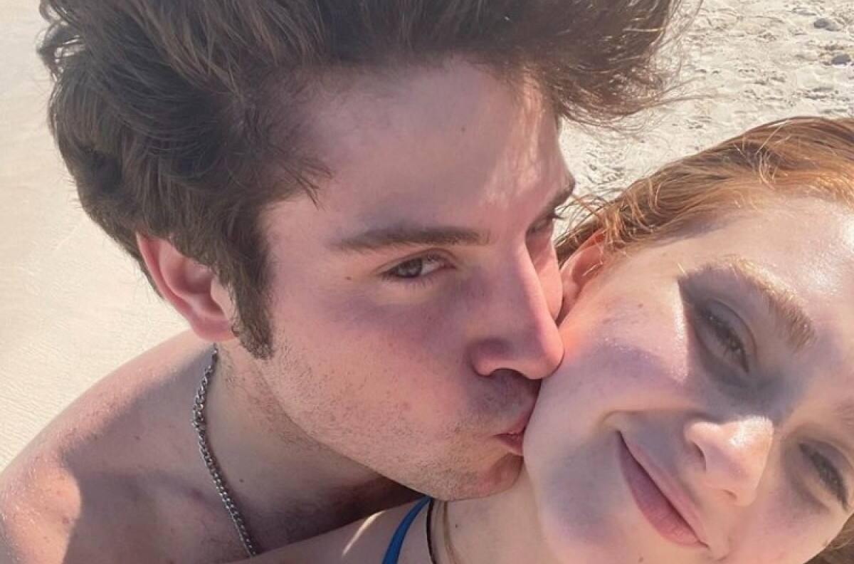 Hijo de Ludwika Paleta reacciona a los rumores de que terminó su noviazgo con Daniela Martínez