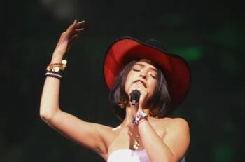 Prima de Ángela Aguilar, es igual de hermosa que ella ¡Conócela!