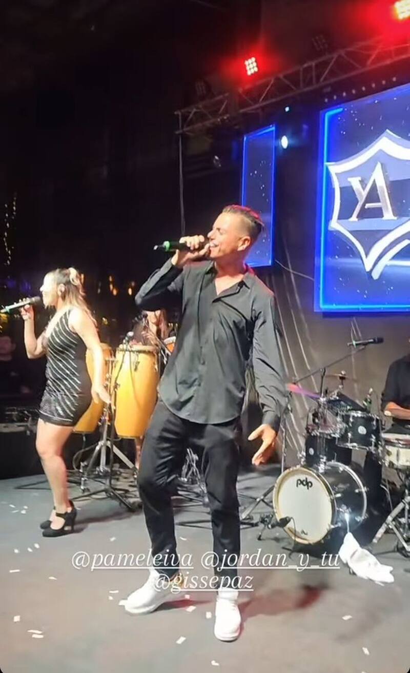 Jordan hizo bailar a todos los invitados al matrimonio de Marité Matus y Camilo Huerta al ritmo de la cumbia.