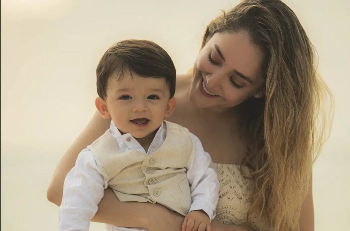 Sherlyn responde de manera contundente a los que la critican como mamá