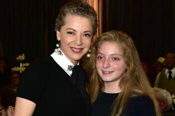 Hija de Edith González reaparece a lado su papá y divide opiniones ¿a quién se parece?