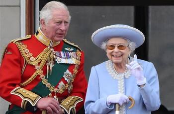 Rey Carlos celebra el primer día de la madre sin la reina Isabel; la recuerda con emotiva foto