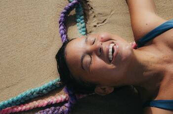 “Me duele”: así suena el nuevo sencillo de Bomba Estéreo y Manu Chao