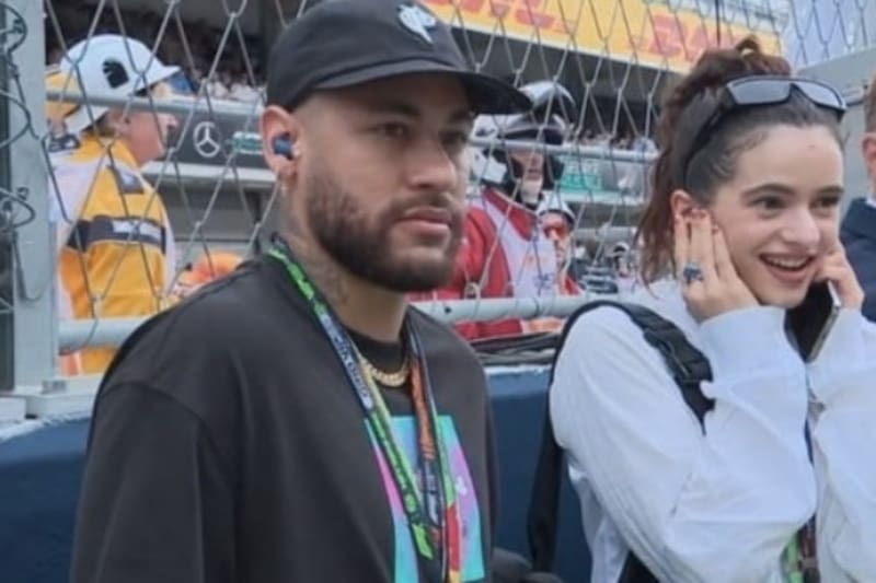 Neymar y otros famosos no respetaron el reglamento en el Gran Premio de España. (Twitter)