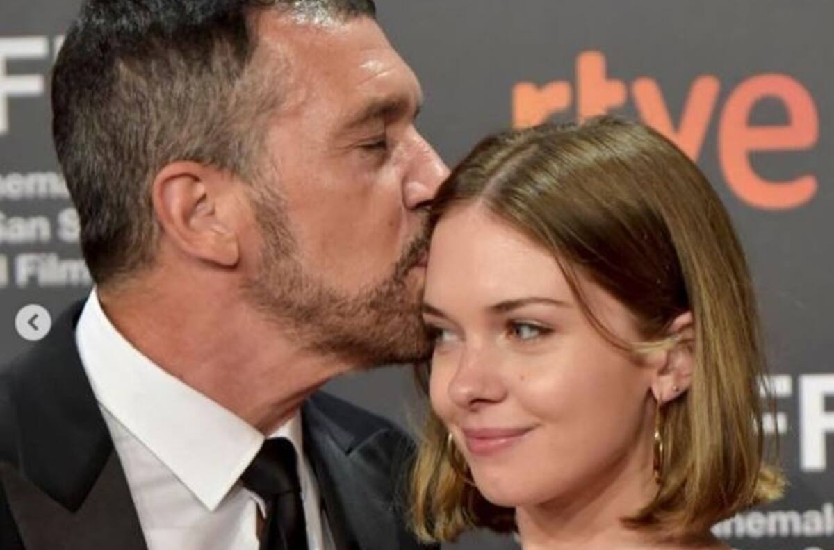 La hija de Antonio Banderas deslumbra con su belleza en el Festival de San Sebastián