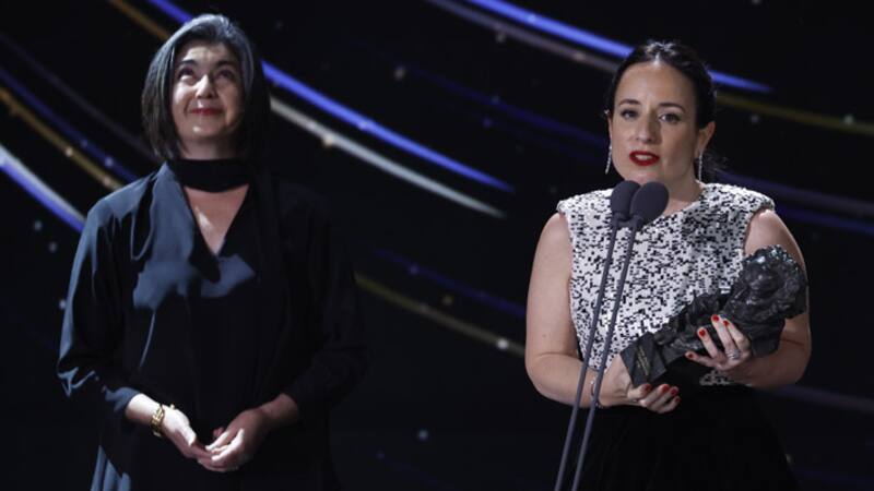 se subieron al escenario después que "La Memoria Infinita" ganara el premio Goya por "Mejor Película Iberoamericana.