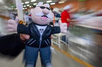 Los peluches del Dr. Simi fueron decomisados en Guadalajara antes del concierto de Big Time Rush