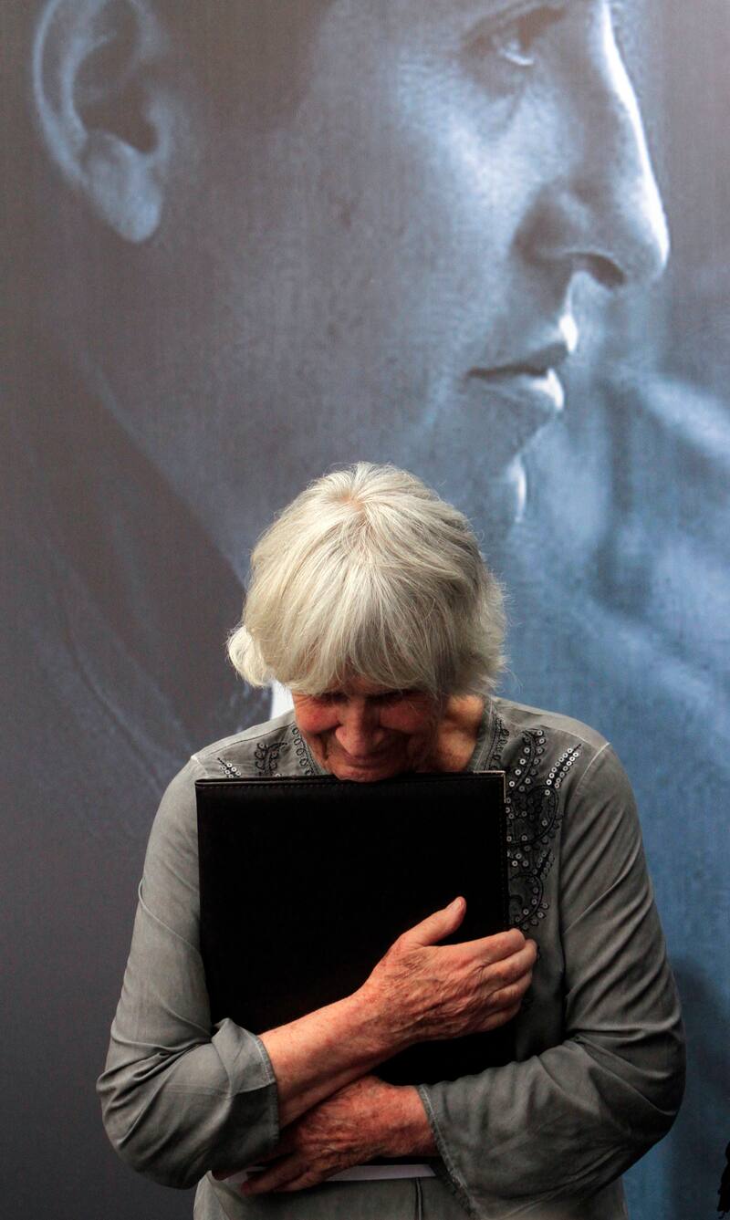 Archivo Santiago, 20 de enero de 2018
La Presidenta de la República, Michelle Bachelet, asiste a la ceremonia de transferencia de inmueble fiscal a la Fundación Víctor Jara, que posee el archivo histórico del artista.
Christian Iglesias/Aton Chile