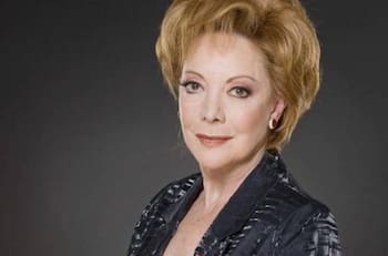 Jacqueline Andere a sus 83 años es cortejada por este actor