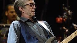 Se tuvo que arrepentir: Eric Clapton rompió su juramento y realizó concierto en centro que pedía vacunación obligada