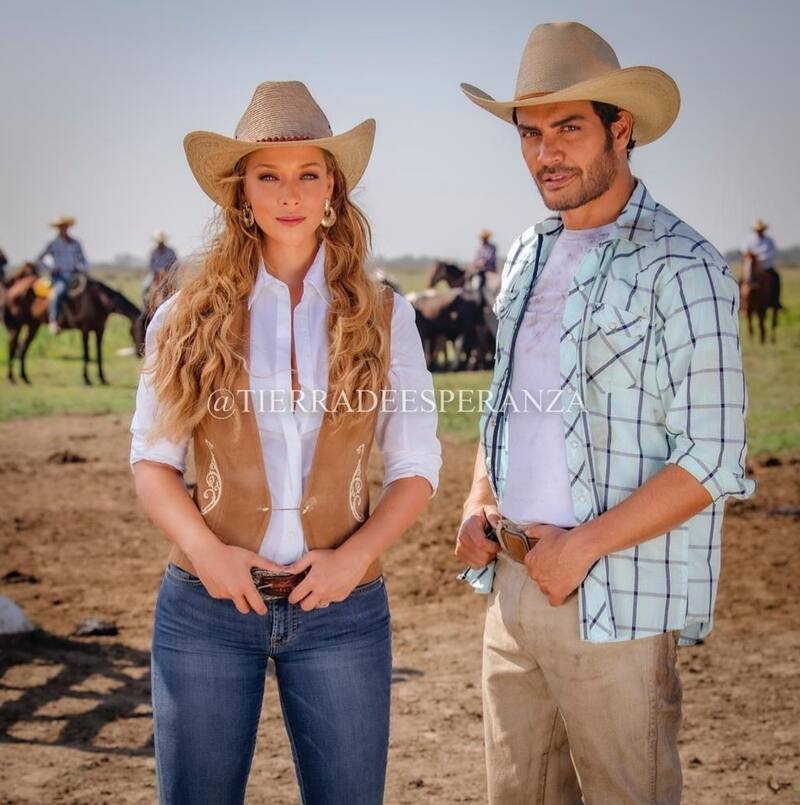 La nueva telenovela de Televisa será protagonizada por Carolina Miranda y Andrés Palacios.