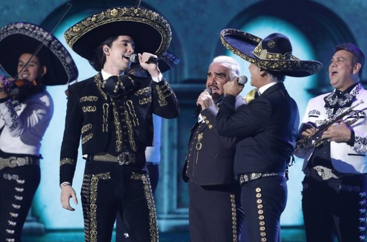 Alejandro Fernández y su hijo repiten la historia y recuerdan emotivamente a Vicente Fernández