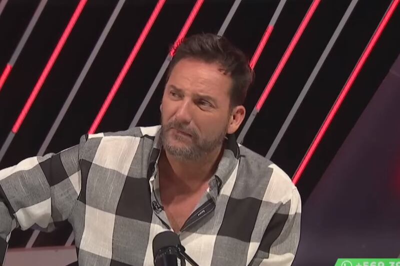 Daniel Fuenzalida no podía creer que Julio César Rodríguez había revelado un detalle tan íntimo sobre su cuerpo en "Contigo en la Mañana".