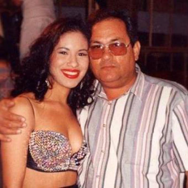 El padre se Selena no es muy querido por los fanáticos de la cantane - Créditos: Pinterest