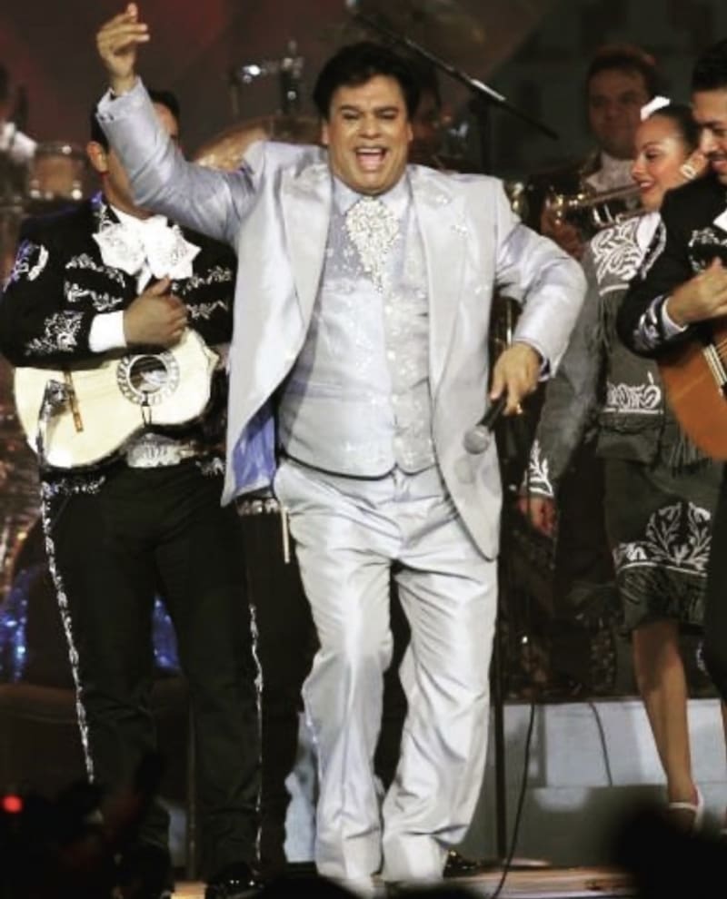 Juan Gabriel Uno de los artistas más queridos y recordados en la música - Créditos: Instagram: @losgabrieles