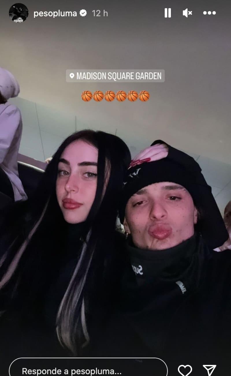 En medio de su polémica por el Festival de Viña 2024, Peso Pluma compartió una postal junto a su pareja, Nicki Nicole.