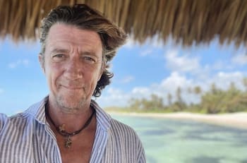 Ex de Paulina Rubio obligado a pagar deuda con la cuidadora de su hijo