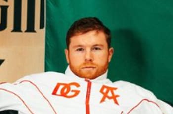 Saúl "Canelo" Álvarez está aprendiendo a esquiar y muestra su avance desde el día uno