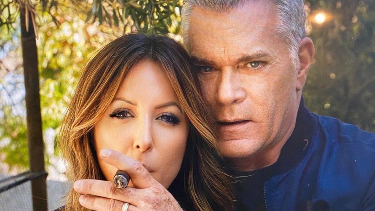 Prometida de Ray Liotta rompe el silencio a un mes de la muerte del actor