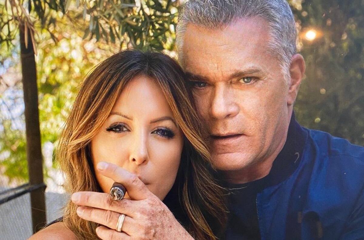 Prometida de Ray Liotta rompe el silencio a un mes de la muerte del actor