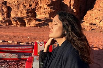 Salma Hayek presume sus lujosas vacaciones a Jordania
