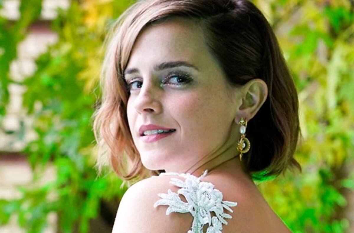Emma Watson reaparece en alfombra roja tras dos años de ausencia y con un look espectacular