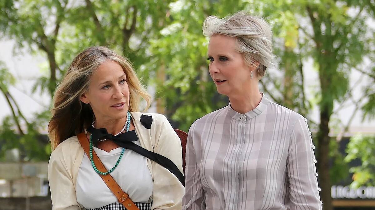 Cynthia Nixon da detalles de cómo está Sarah Jessica Parker tras la muerte de su padrastro