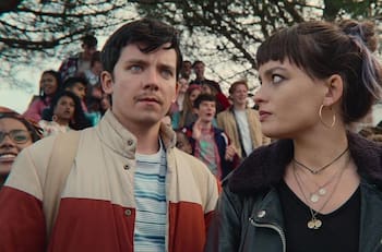 "Váyanse a la mier...": Protagonista de "Sex Education" se enojó con sus seguidores por tomarle fotografías sin su consentimiento