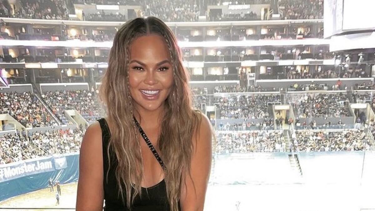 Chrissy Teigen celebra 50 días sobria y así lo anunció