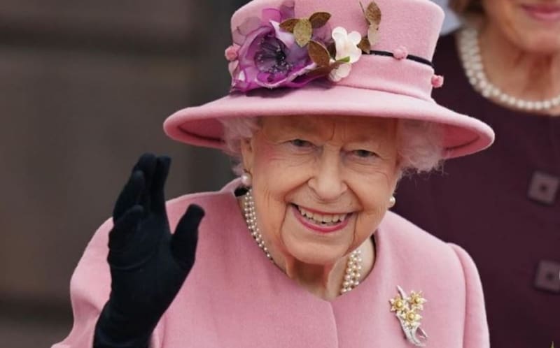 Reina Isabel II La monarca británica rechazó ser galardonada con el premio "Anciana del año" - Créditos: Instagram: @theroyalfamily