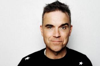 Robbie Williams se está quedando calvo a pesar de haber gastado en costosos tratamientos