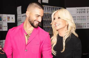 "Sentí que toda Colombia estaba allí": Donatella Versace sobre la nueva campaña de Maluma