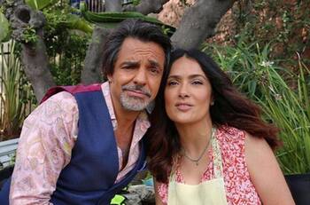 Salma Hayek felicita a Eugenio Derbez tras ganar el SAG Award