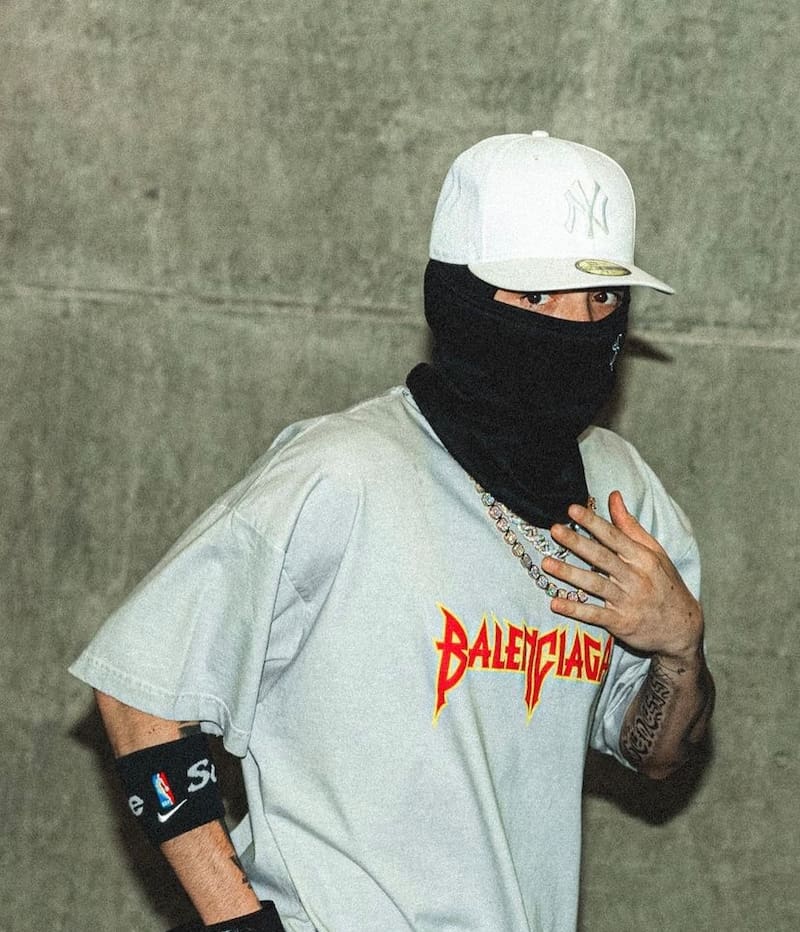 Peso Pluma continúa en la polémica por su participación en el Festival de Viña 2024.