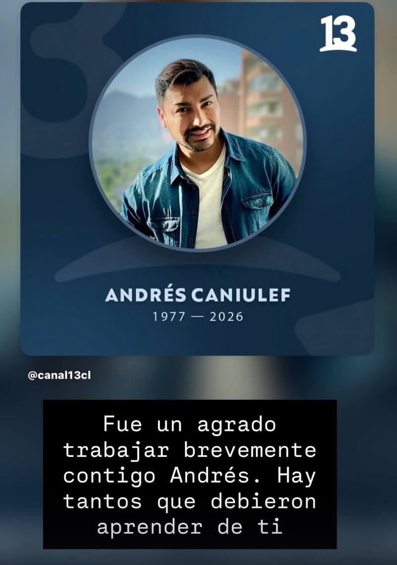 La periodista despidió a su colega.