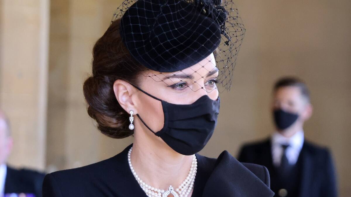 Kate Middleton se viste solemnemente de luto tras el fallecimiento de la Reina Isabel II