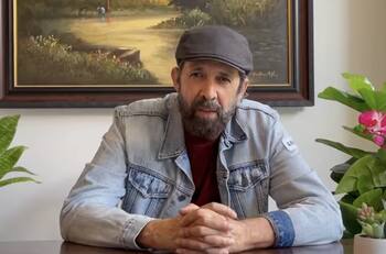 Juan Luis Guerra pospone presentaciones, tras dar positivo a covid-19