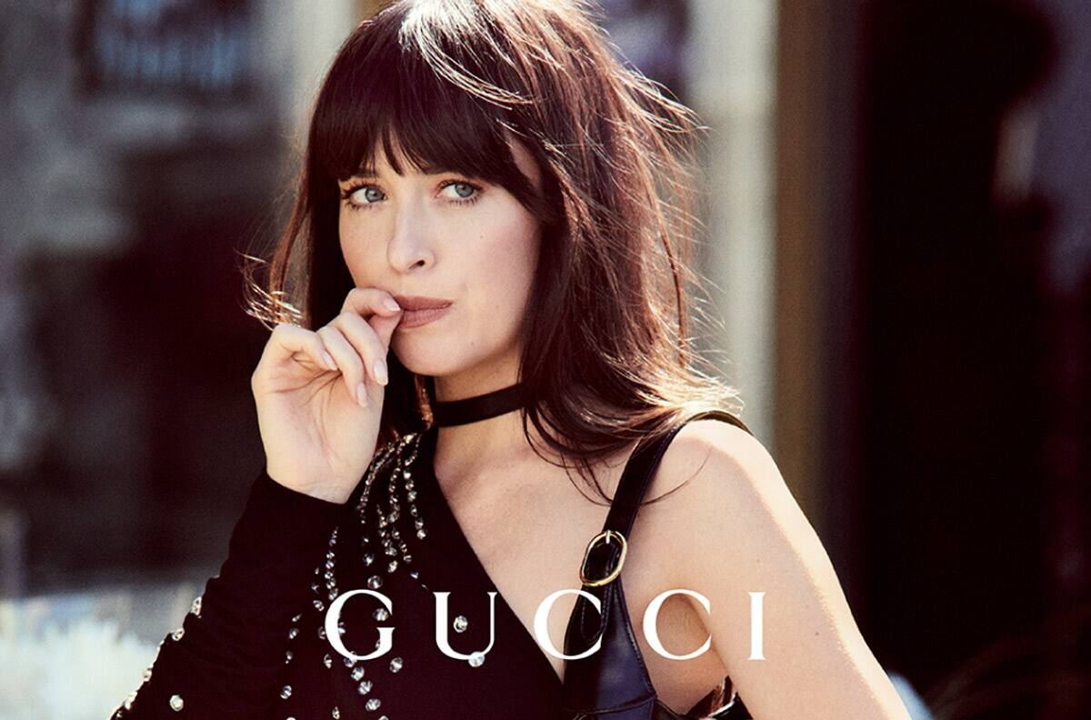 Dakota Johnson es criticada por usar piel real en nueva campaña de Gucci