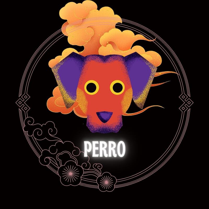 Caricatura de la cara de un perro sobre un fondo negro azulado, enmarcado en un círculo con flores. Atrás del animal se ven nubes doradas como adornos orientales.