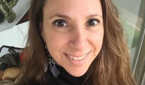 es periodista y representante de algunos ex chicos realities.